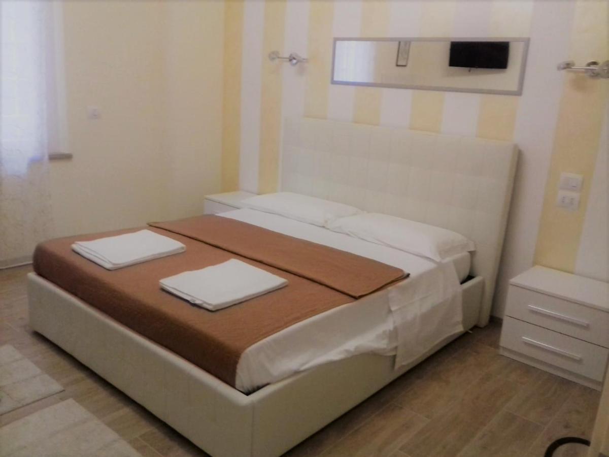 Dreaming Piazza Erbe Rooms Verona Exterior foto