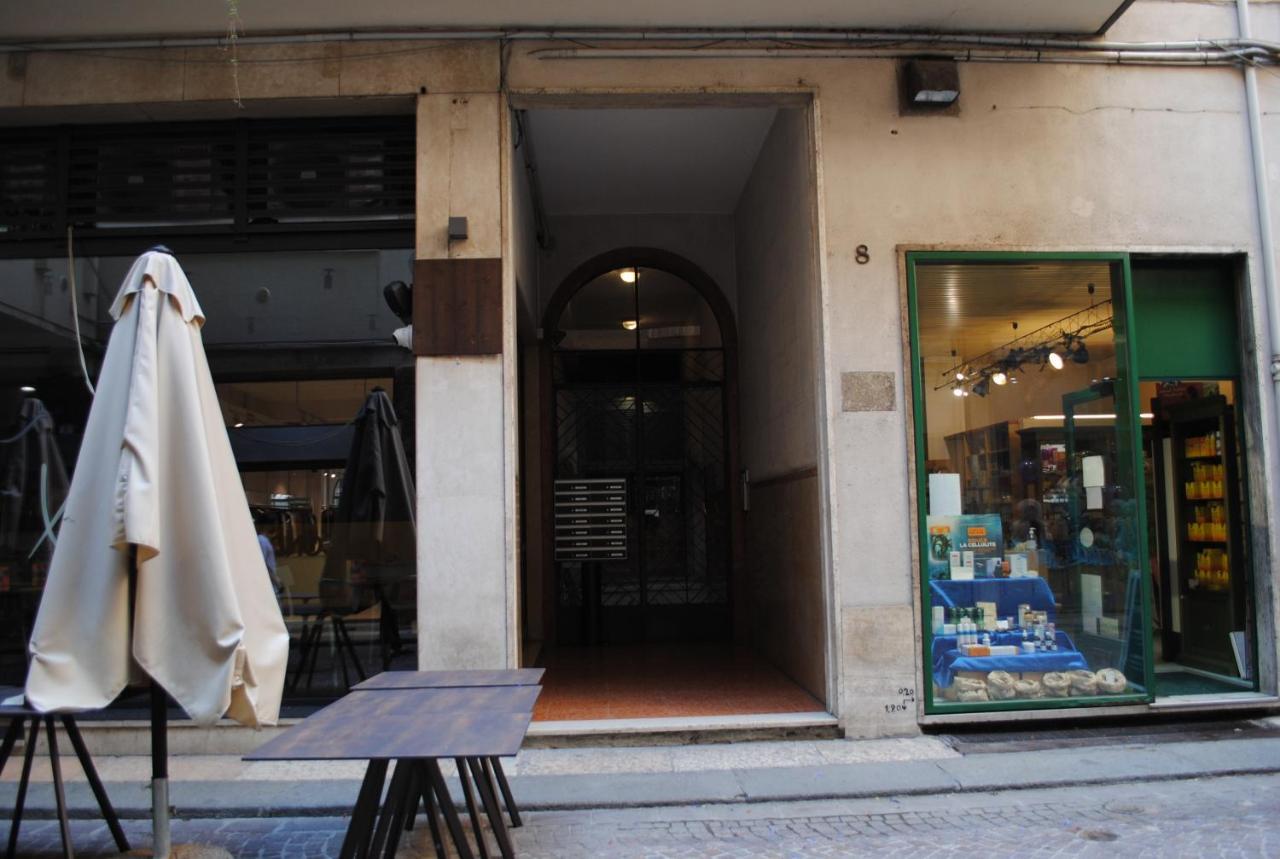 Dreaming Piazza Erbe Rooms Verona Exterior foto