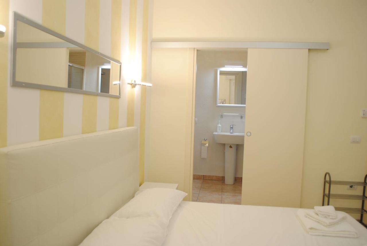 Dreaming Piazza Erbe Rooms Verona Exterior foto